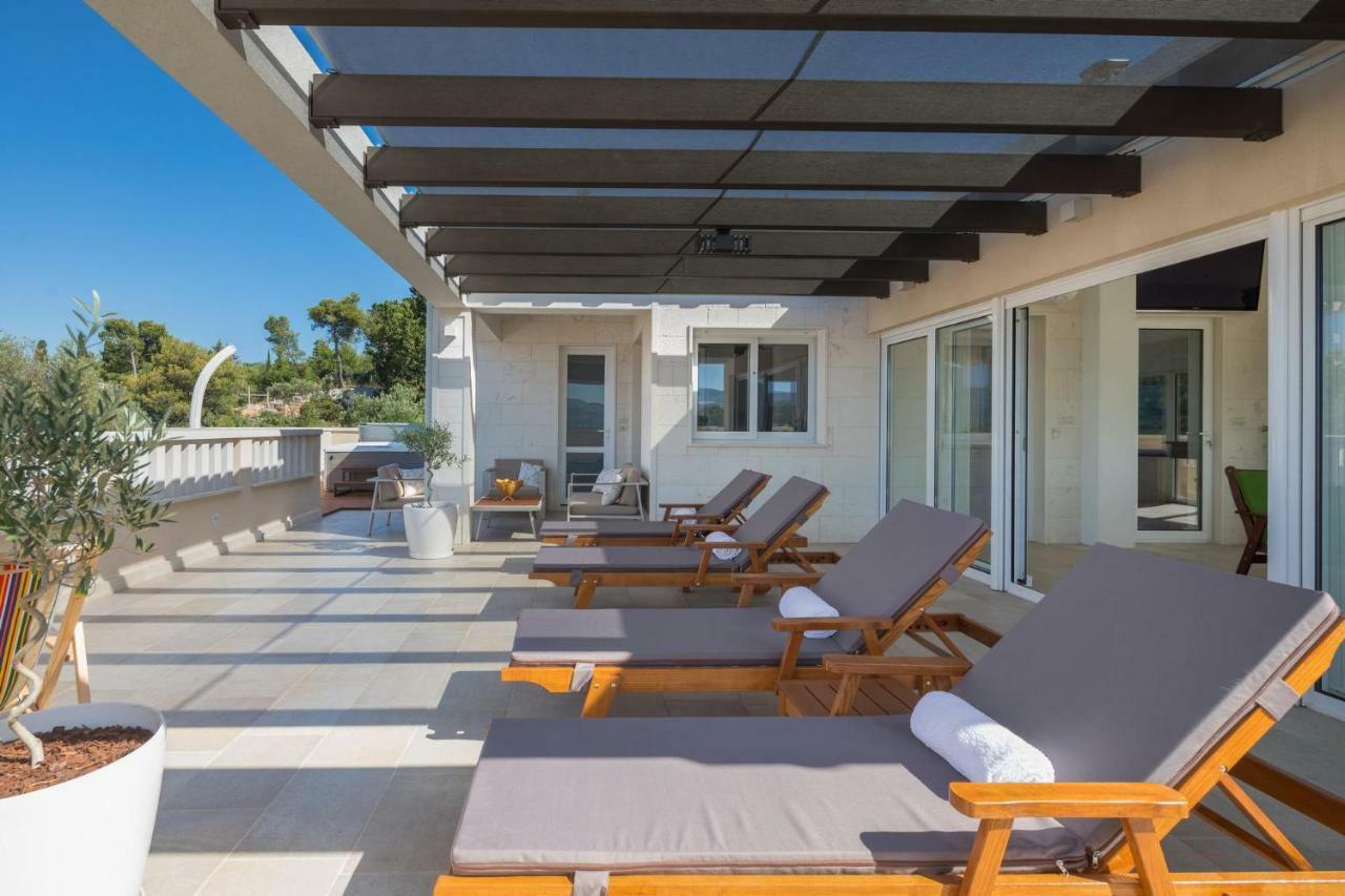 Апартаменты Secret Escape Penthouse Слатине Экстерьер фото